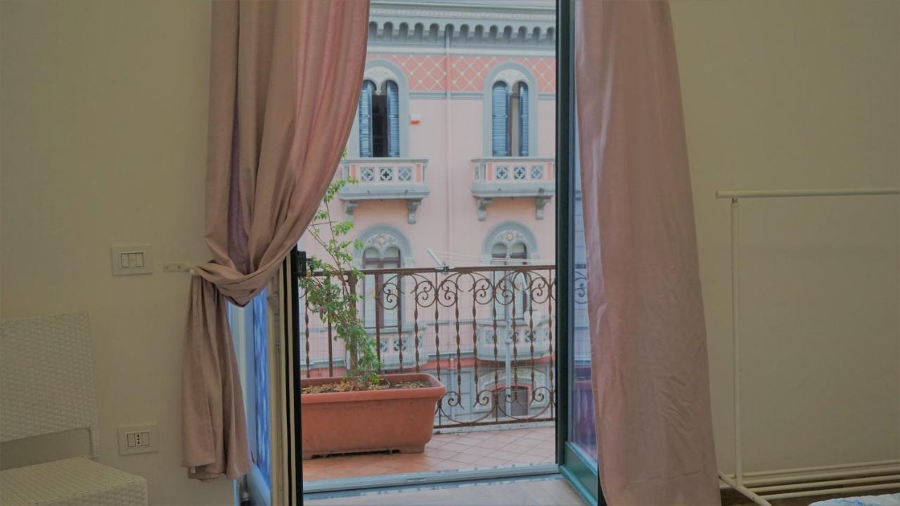 Salerno B&B In Centro エクステリア 写真